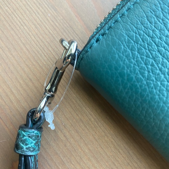 NWOT Coach Accordion Zip Wallet Wristlet Pebbled Leather in Dark Pine Green - Picture 4 of 6